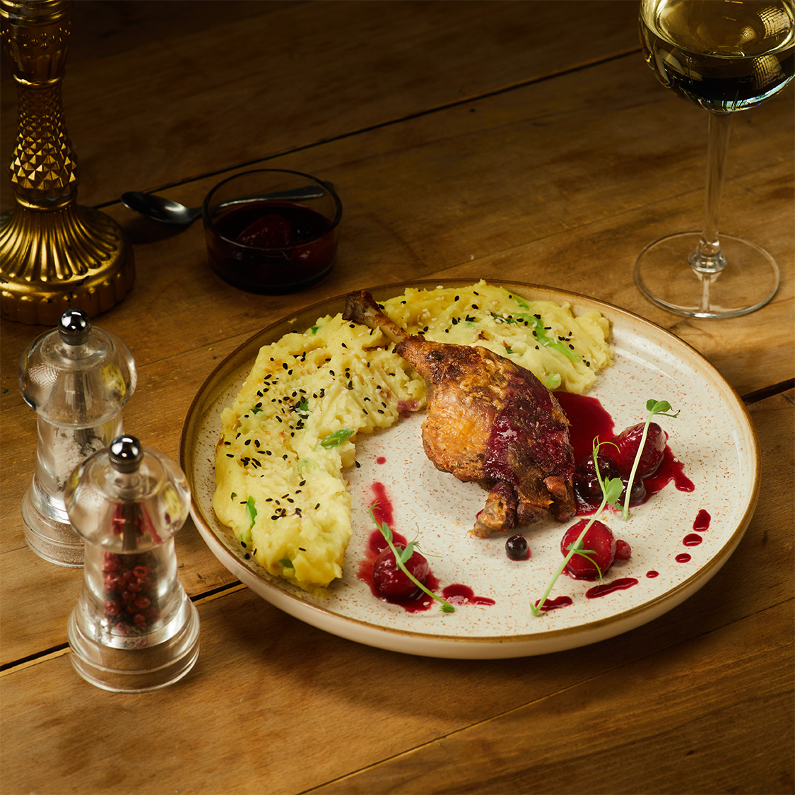 urbandada-restaurant-bucuresti-confit-rata-piure